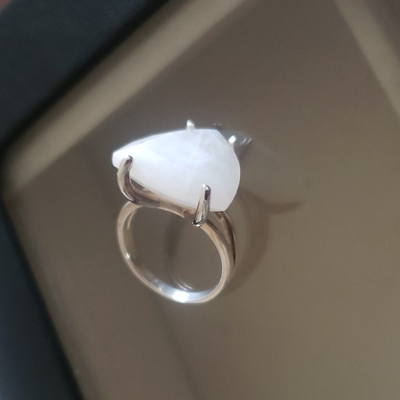 Ring - Picture 3 of 4